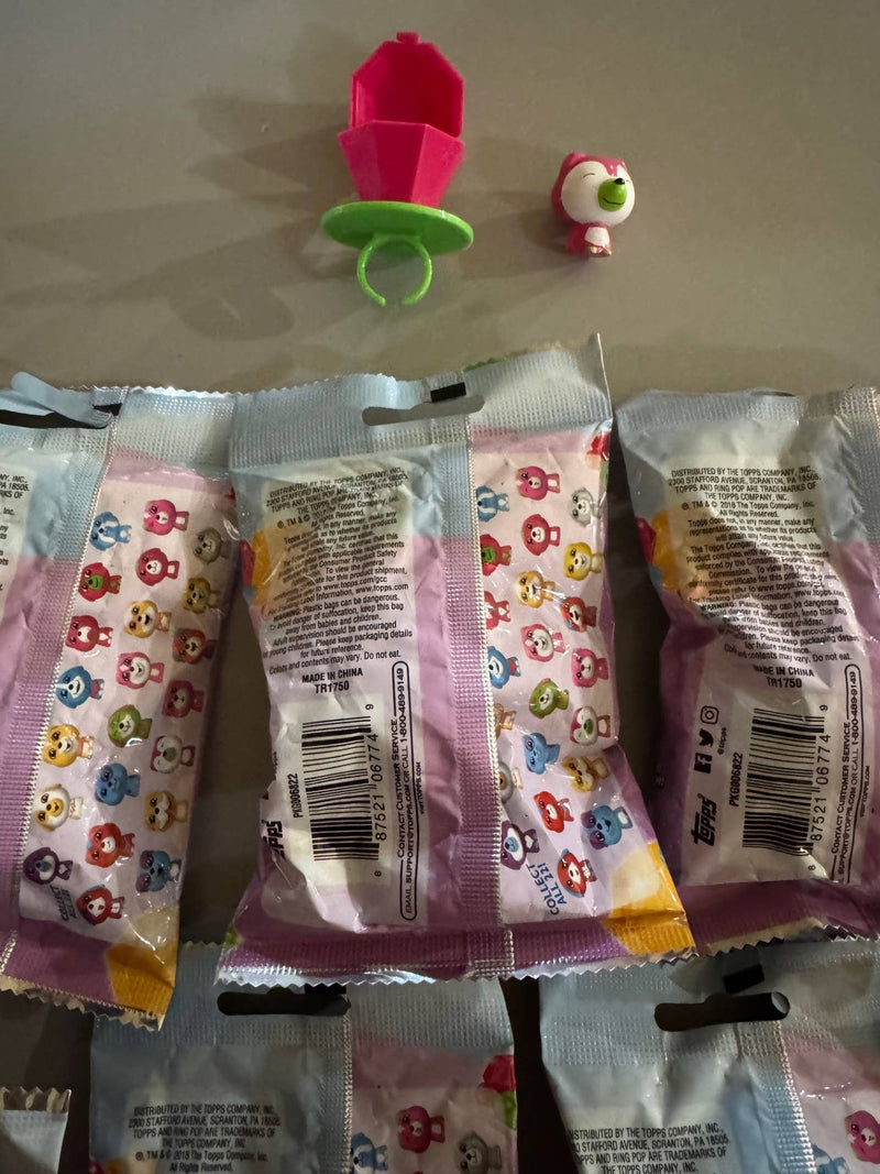 Topps Ring Pop Puppies Ring & Figure Blind Bag-4