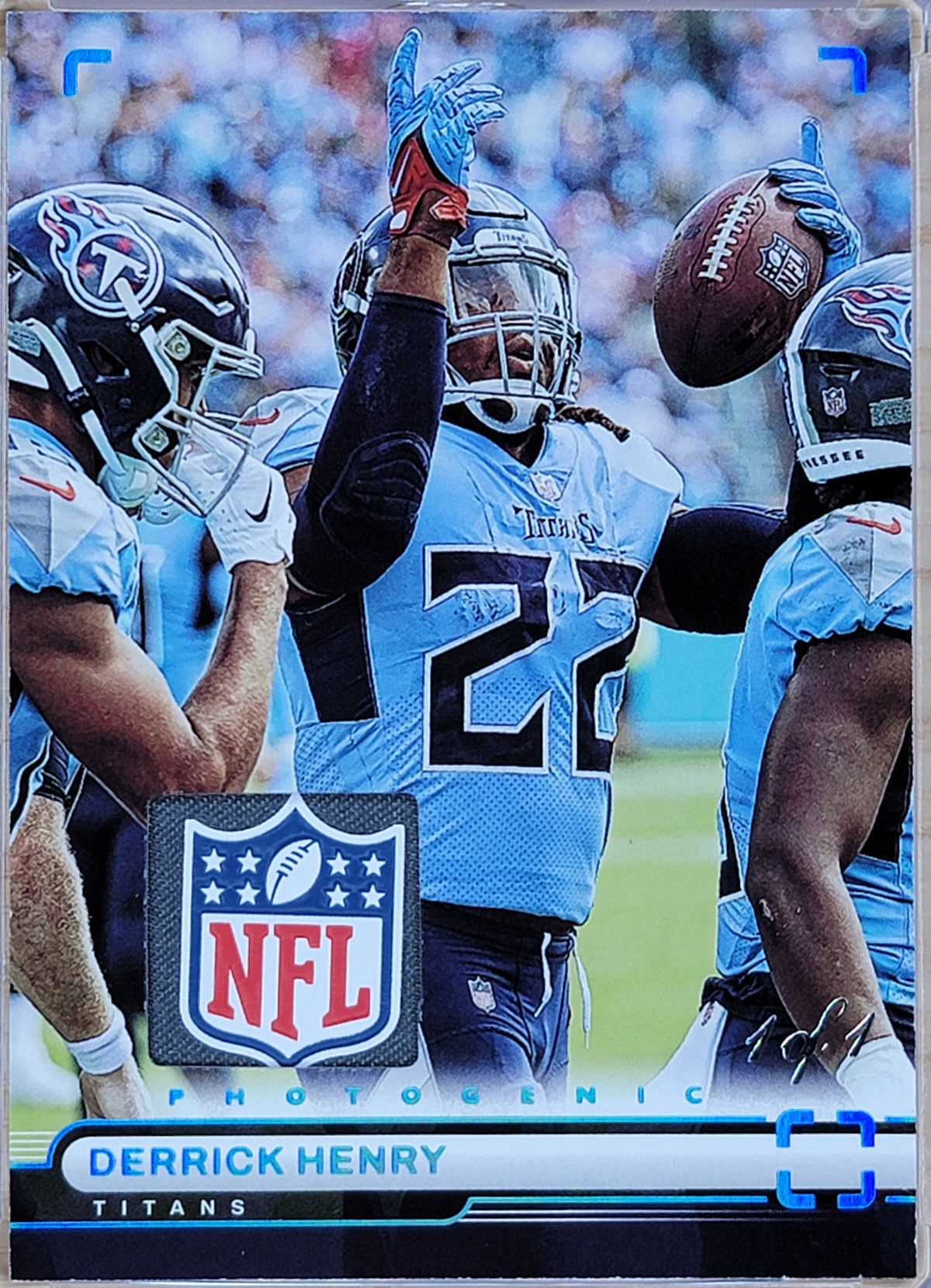 2022 Chronicles Photogenic Derrick Henry #PH-17 Patch 1 of 1